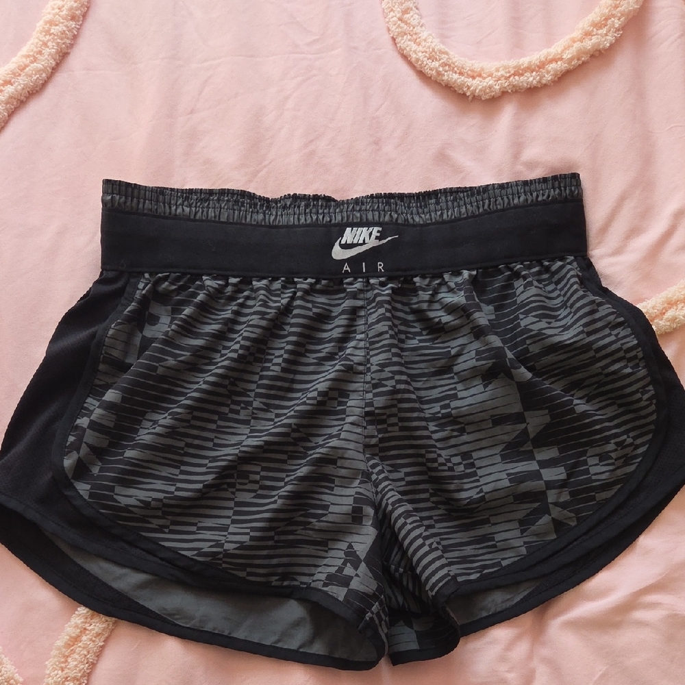 Women’s Nike Air Dri Fit Black Patterned Running Shorts